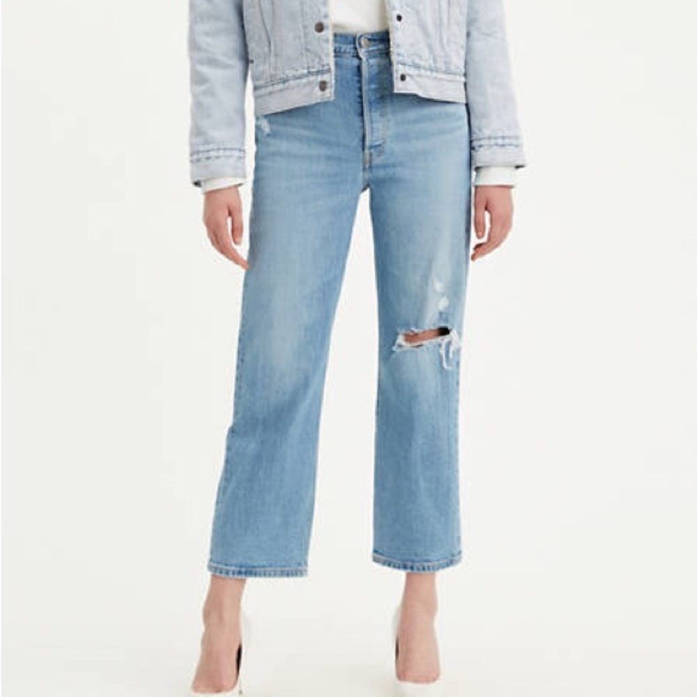 Levi’s rib cage straight ankle jeans 25 high waist light wash